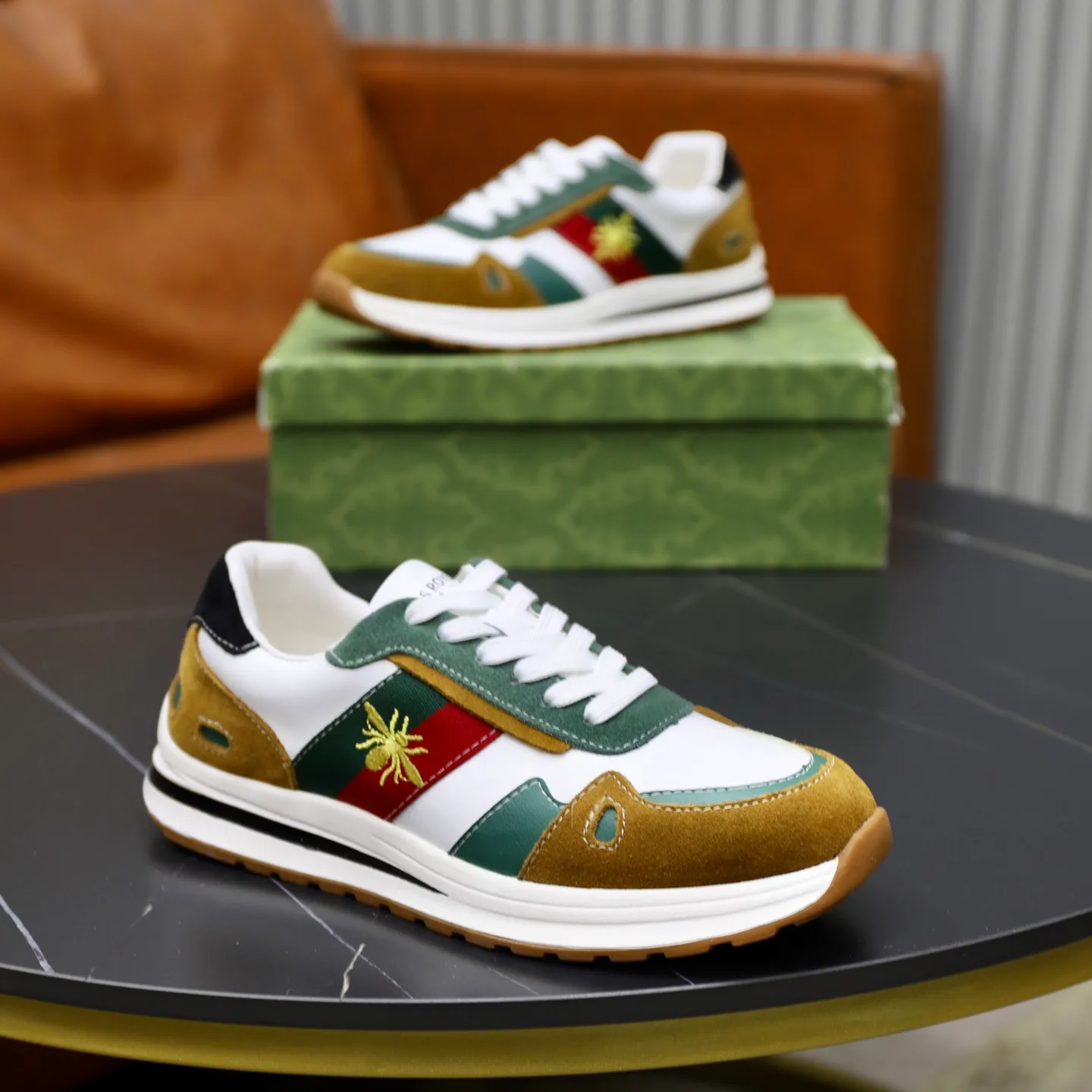 Ex-factory price: 400💰🙅‍♂️🙅‍♂️🙅‍♂️ Brand: GUCCI Standard code: 38-44 (45 customized) Grade: Same as the official website Material: Original material splicing Comfortable and breathable sheepskin lining Lightweight and wear-resistant sports outsole Style category: Men's fashionable casual shoes Running sneakers Distinguished luxury brand elements Top luxury Color: actual picture color